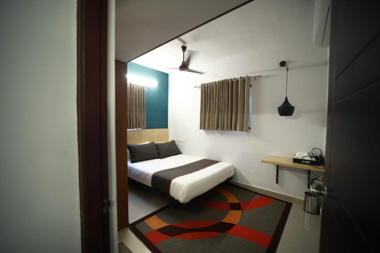Mitra Inn Serviced Apartment Madrás Exterior foto